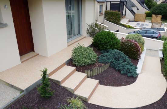 Steinteppich winterfest? Erfahrungen aus Köln & NRW zeigen: rutschfest, wasserdurchlässig & frostbeständig. Ideal für Terrassen, Balkone & Poolbereiche.