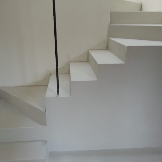 Mikrozement Treppe Köln – fugenlose Beschichtung