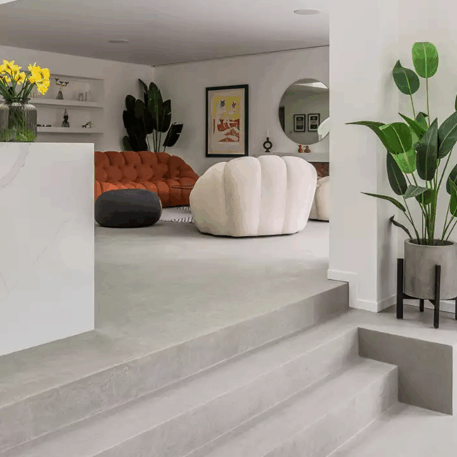 Mikrozement Badezimmer Köln – fugenlose Wand und Bodenfläche