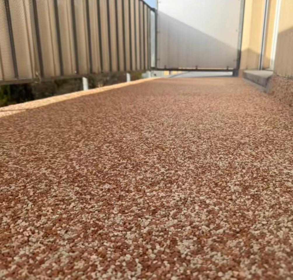 Steinteppich Balkon Köln: UV-beständig, rutschfest und 10 Jahre Garantie. Alle Preise, Vorteile, Trends und Profi-Tipps für Balkone in Köln.